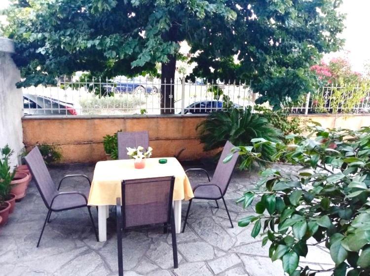Apartment Magda Nea Vrasna